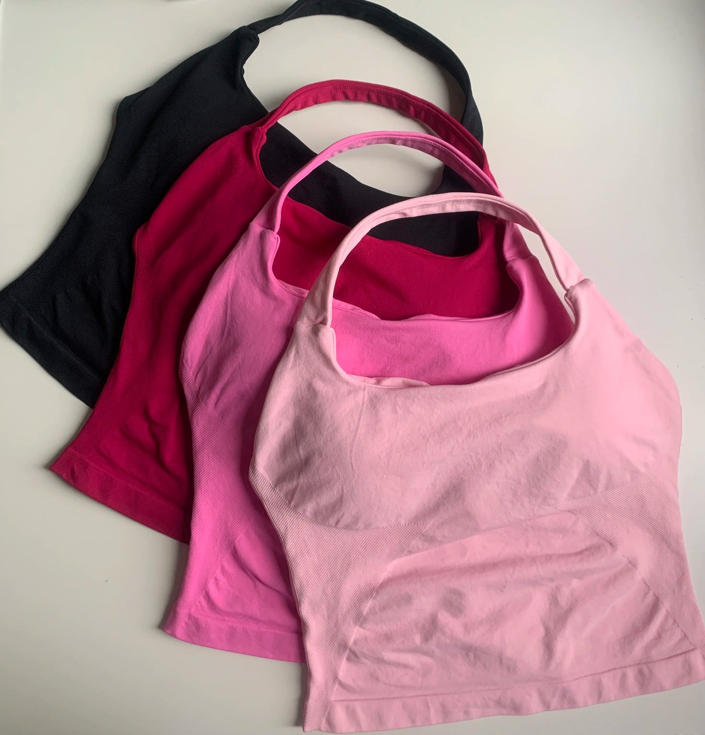 DEEFY Seamless Halter Top for Women - Activewear and Fitness Gymwear for Yoga, Pilates, and Outdoor Activities